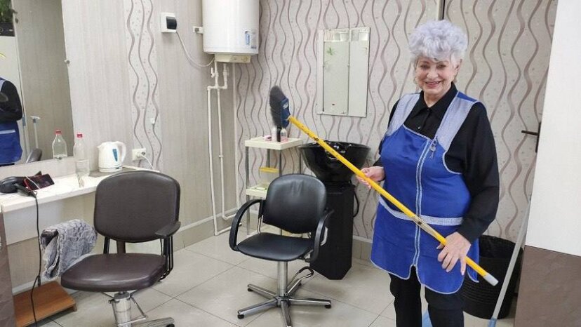 В Севастополе женщина со шваброй победила хулигана